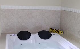 Linda casa com piscina